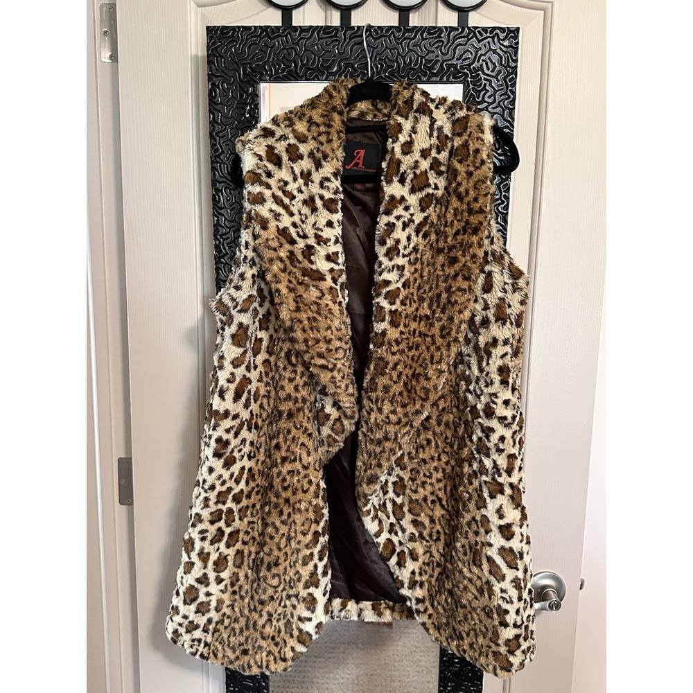 Vintage Adrienne Landau Faux Fur Leopard print Vest Very Soft Vintage Old Money